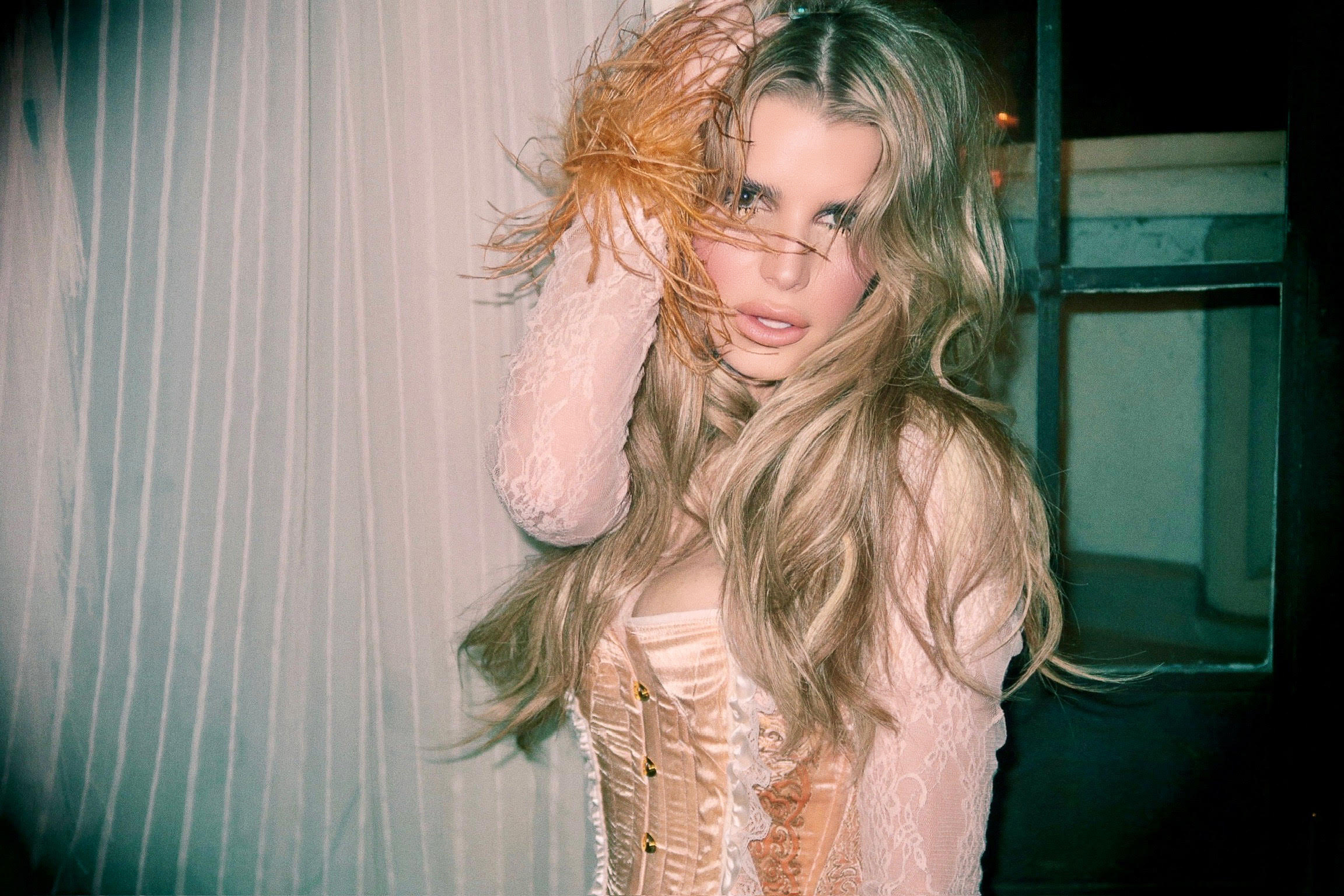 Music icon Jessica Simpson makes Hard Rock ‘Irresistible’ May 23